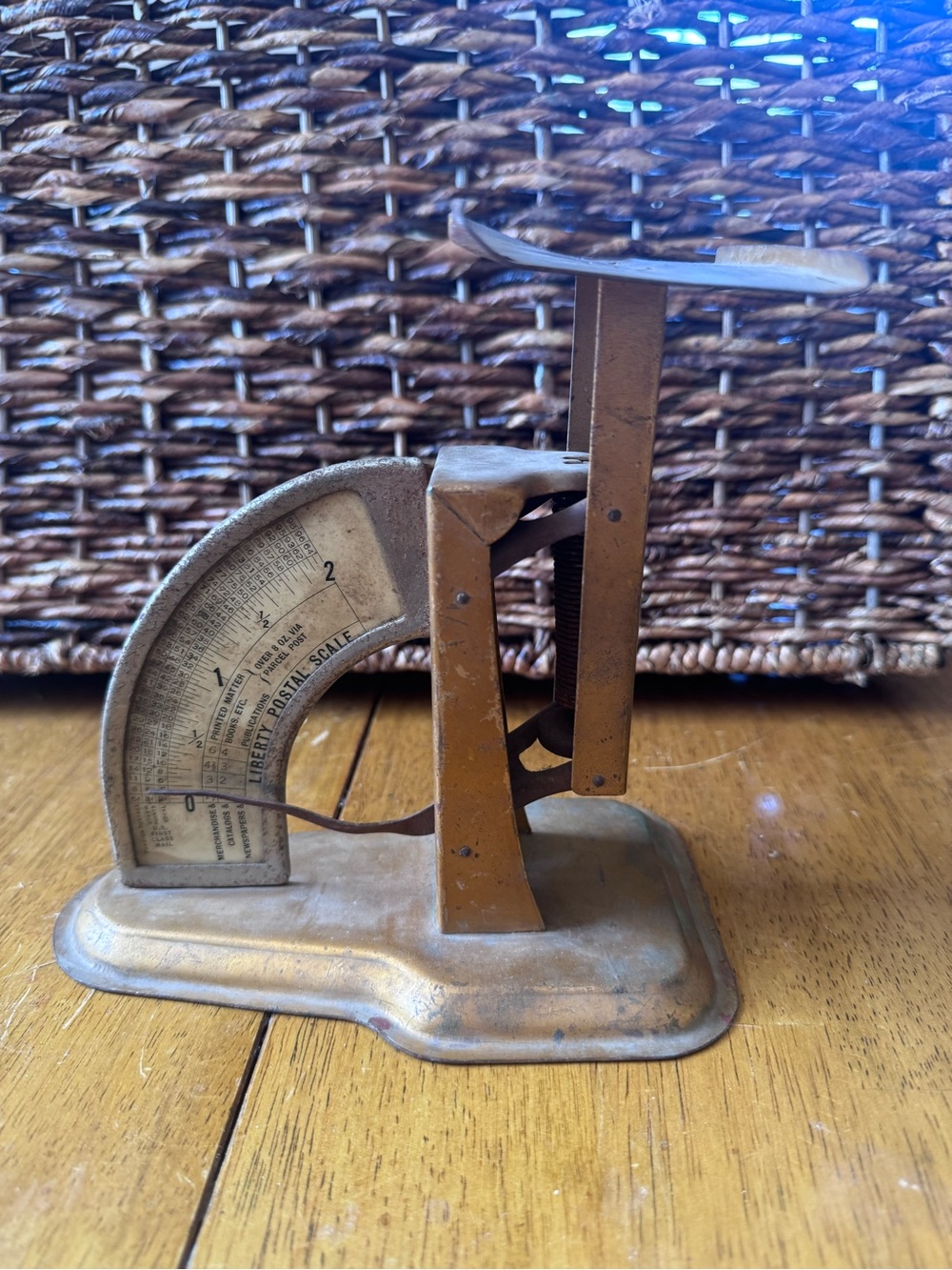 Vintage gold-toned metal Liberty Postal Scale Triner Scale & Manufacturing Co.